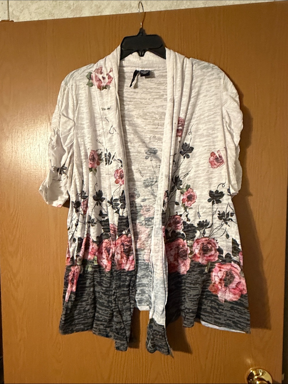 new directions White Floral Open-Front Cardigan with Pink Roses